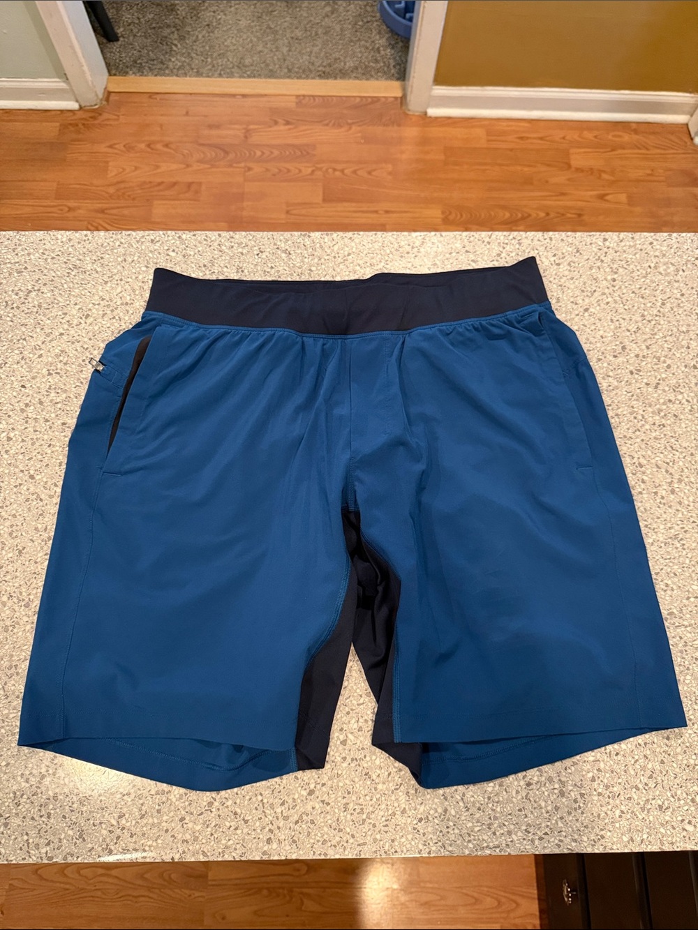 Men's Performance Lululemon Athletica Lined XXL Shorts - Blue